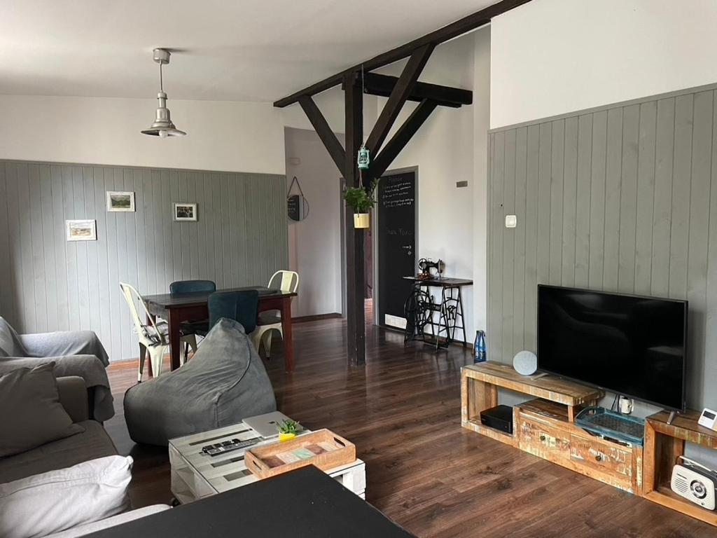 Piekny,Duzy Loft 80 Metrow Blisko Centrum Krakkó Kültér fotó